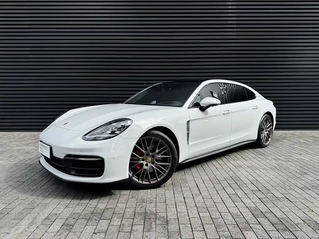 Porsche Panamera — фото 1