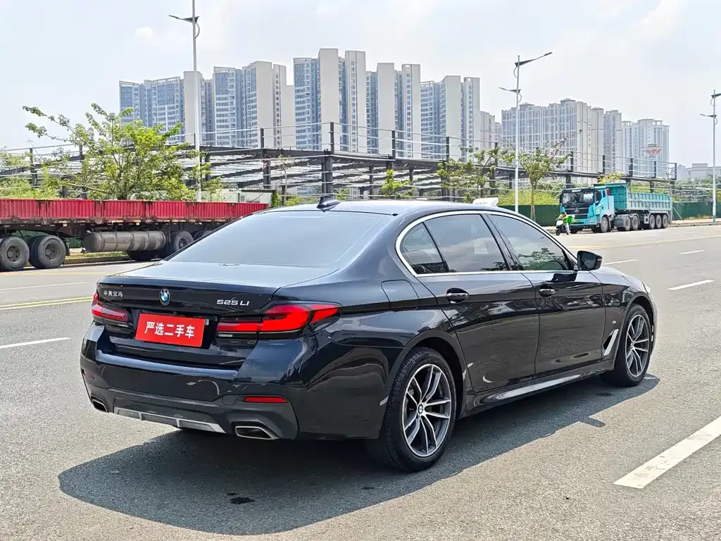 BMW 5 Series — фото 4