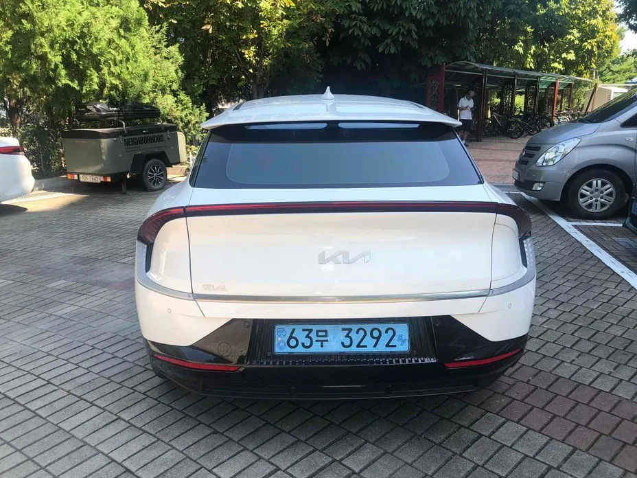 Kia EV6 — фото 8