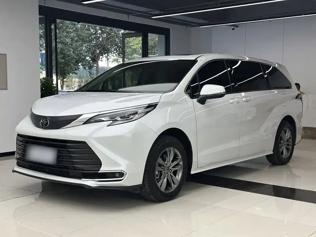 Toyota Sienna — фото 2