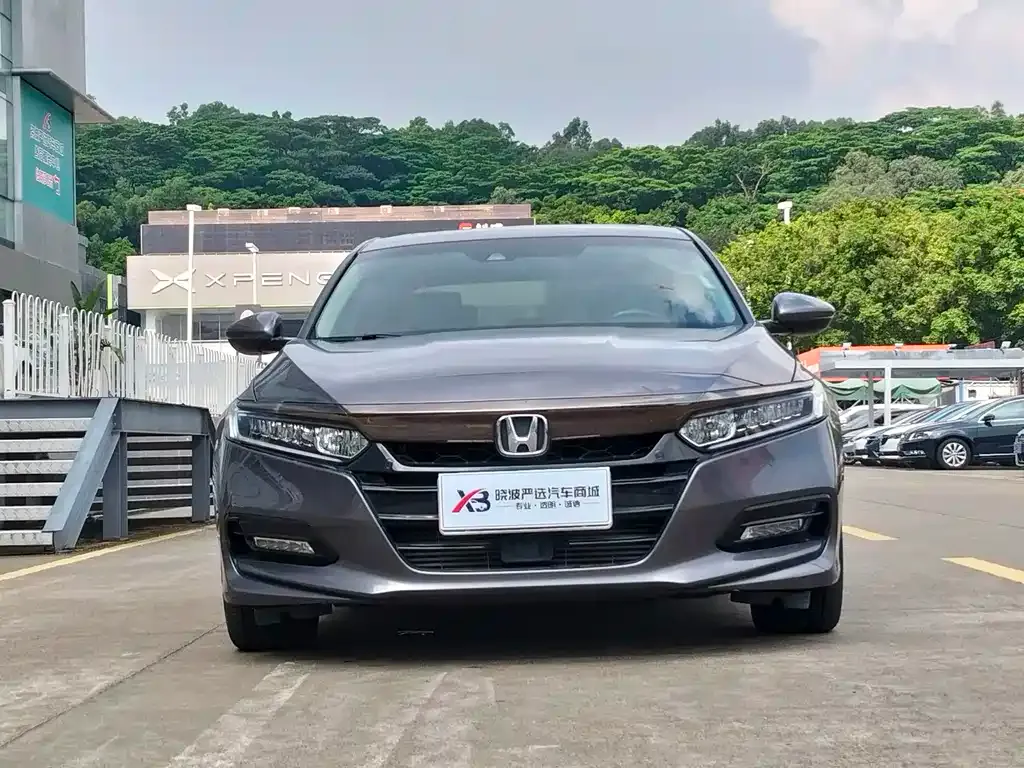 Honda Accord — фото 8