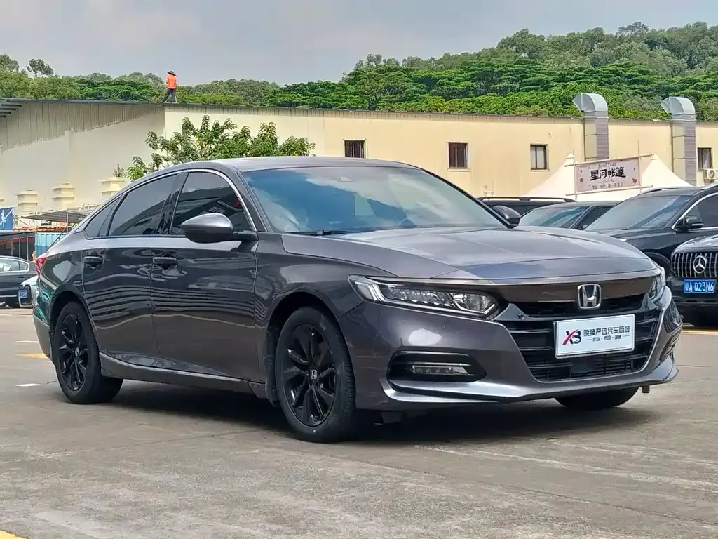 Honda Accord — фото 9