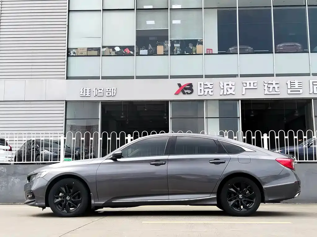 Honda Accord — фото 7