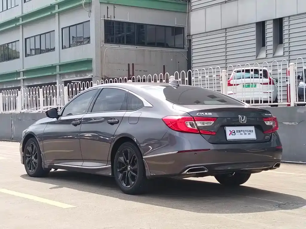 Honda Accord — фото 6