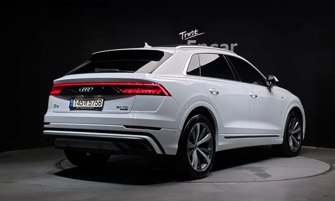 Audi Q8 — фото 2