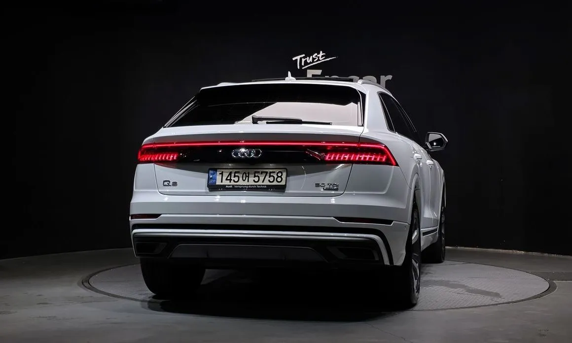 Audi Q8 — фото 5
