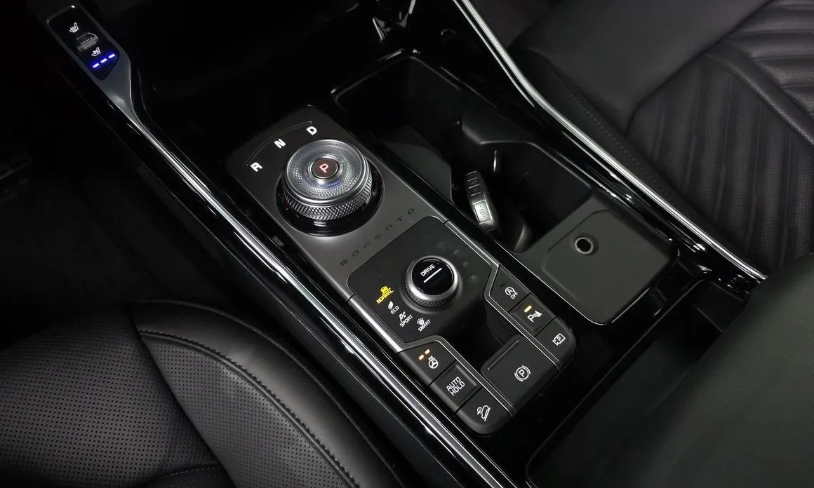Kia Sorento — фото 9