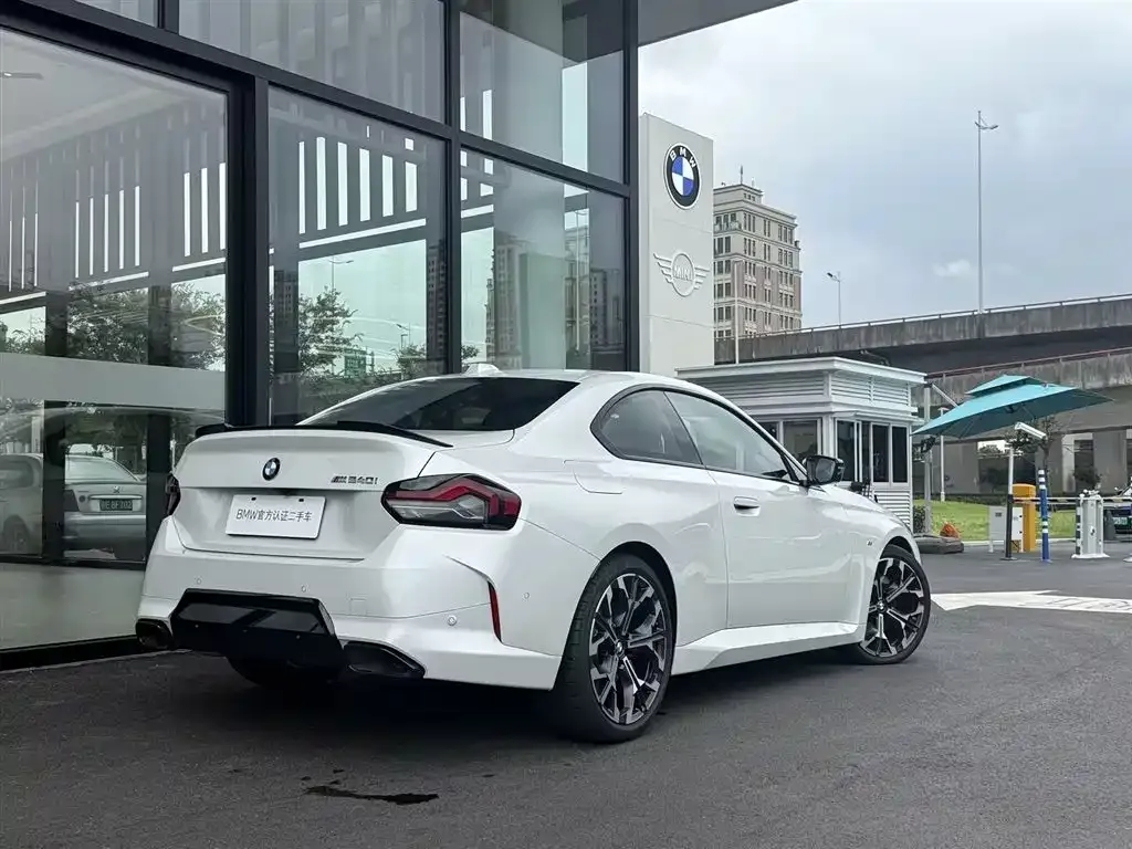 BMW M240i — фото 9