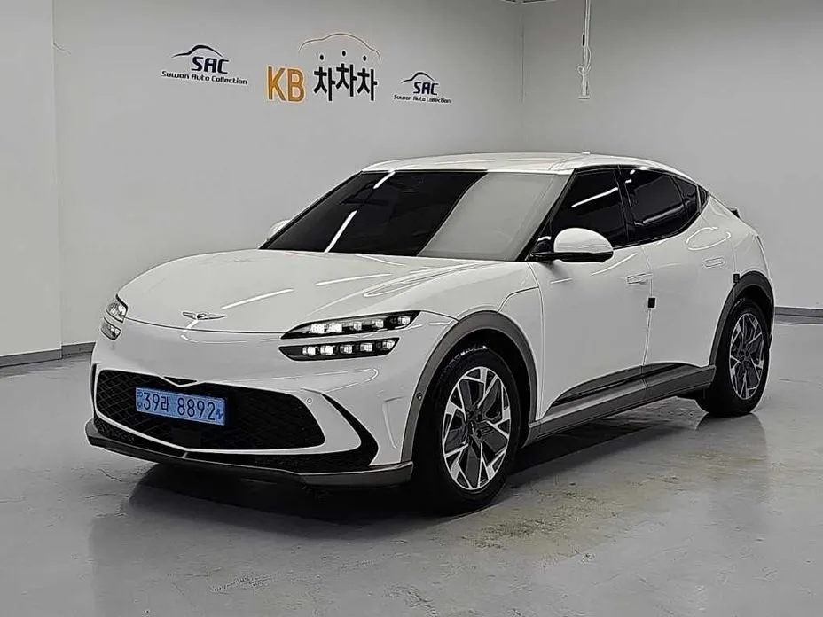 Genesis GV60 — фото 1