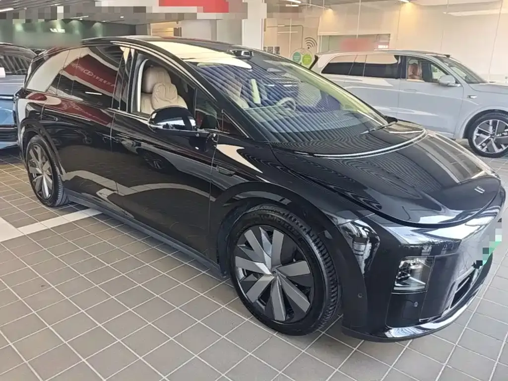Li Auto Li i8 — фото 3