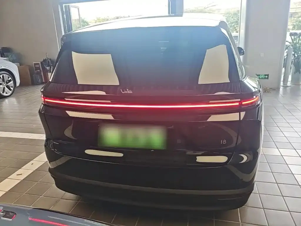 Li Auto Li i8 — фото 2