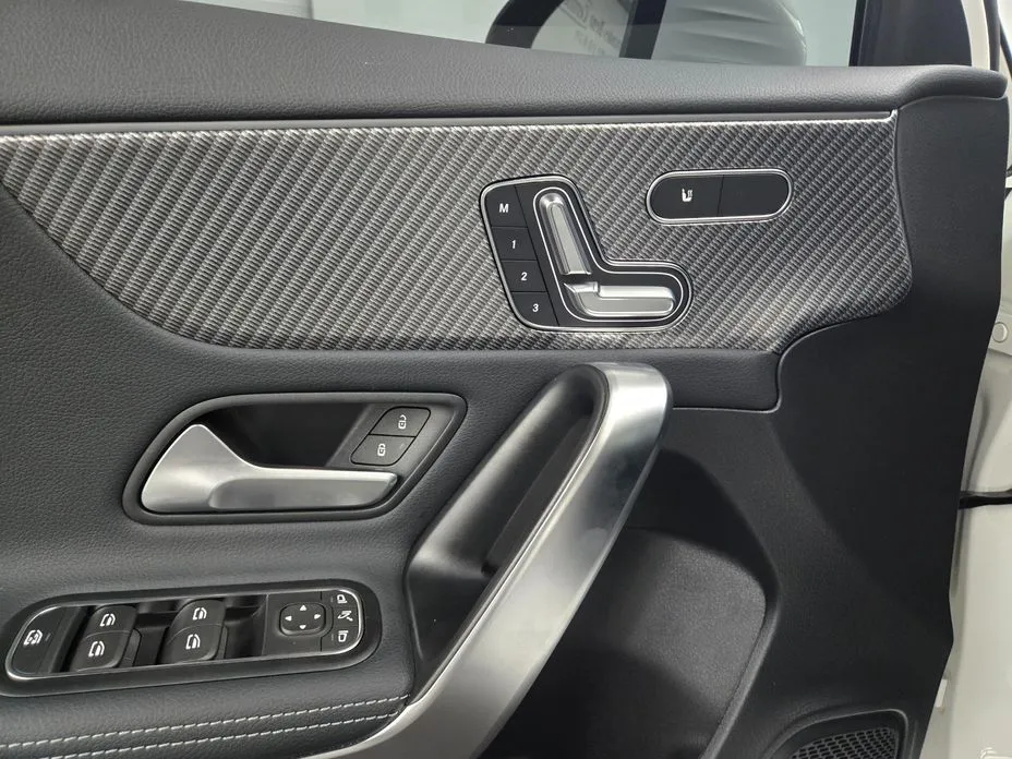 Mercedes-Benz A-Class — фото 10