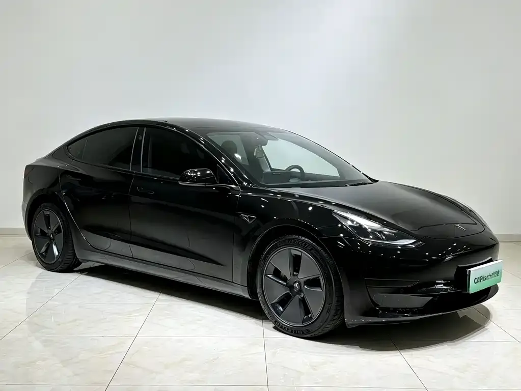 Tesla Model 3 — фото 7