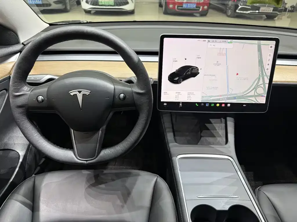 Tesla Model 3 — фото 5