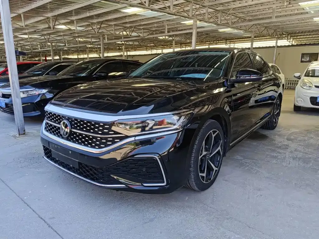Volkswagen Passat — фото 10