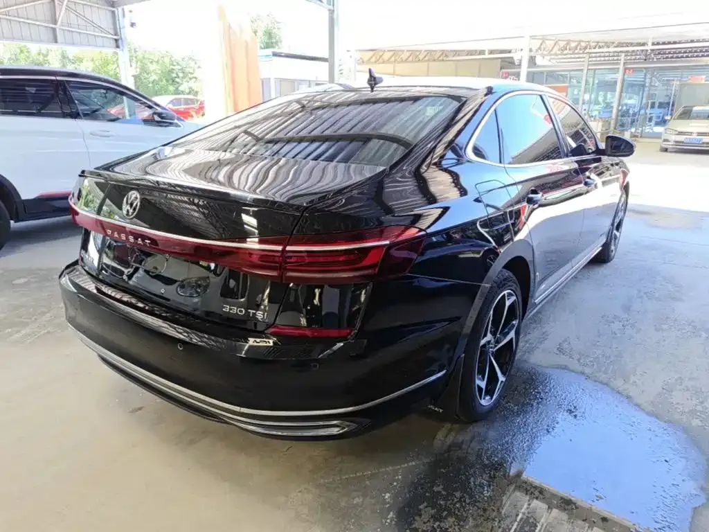Volkswagen Passat — фото 7