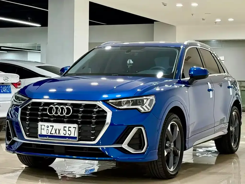 Audi Q3 — фото 1