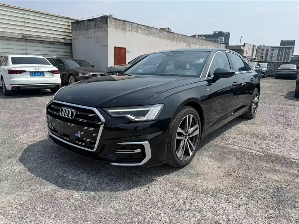 Audi A6L — фото 1