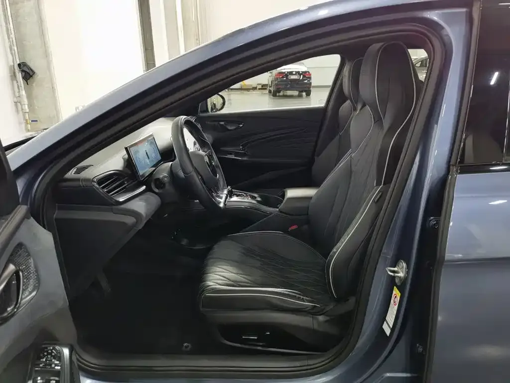 BYD Seal — фото 4