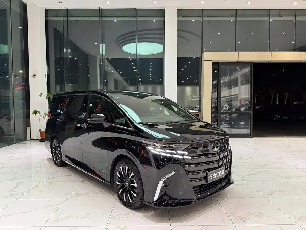 Toyota Alphard — фото 7