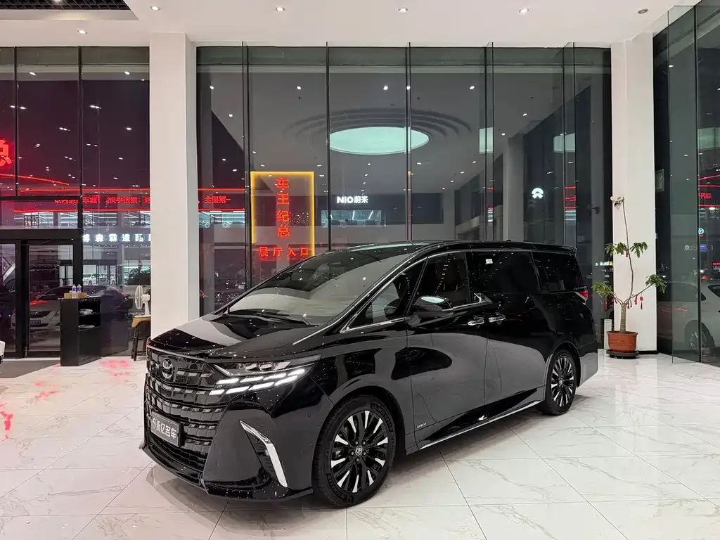 Toyota Alphard — фото 9