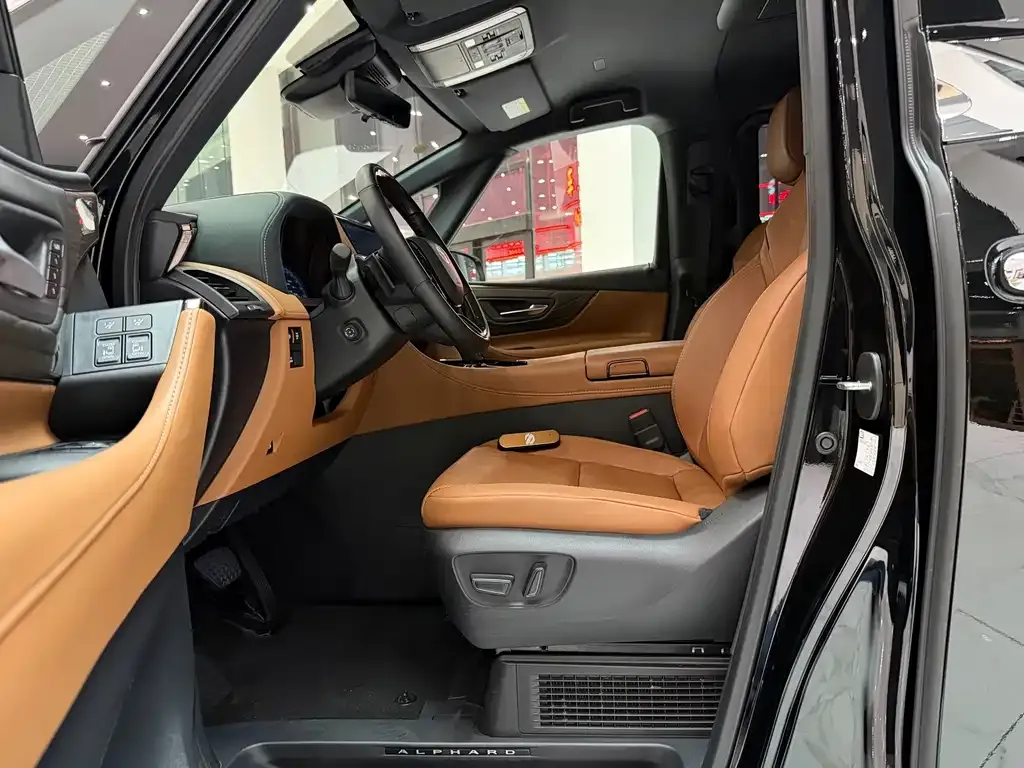 Toyota Alphard — фото 5