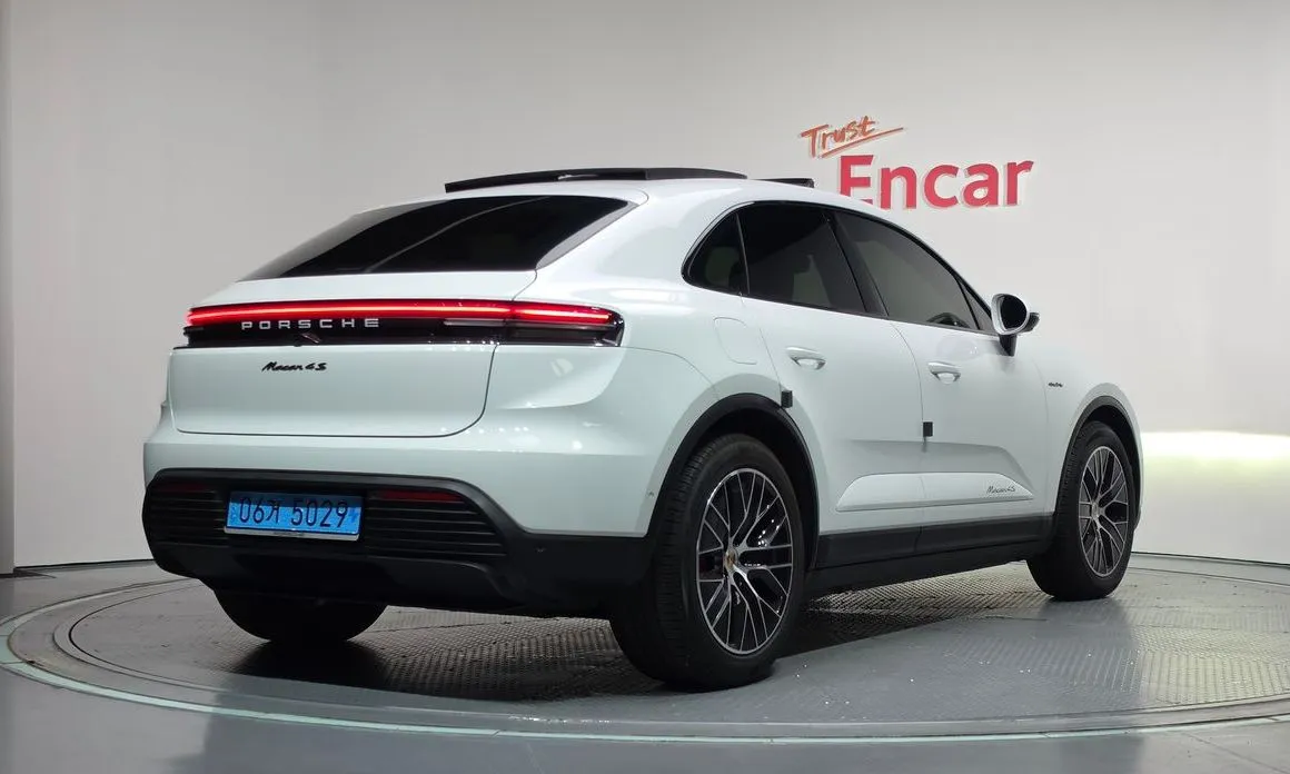 Porsche Macan — фото 5