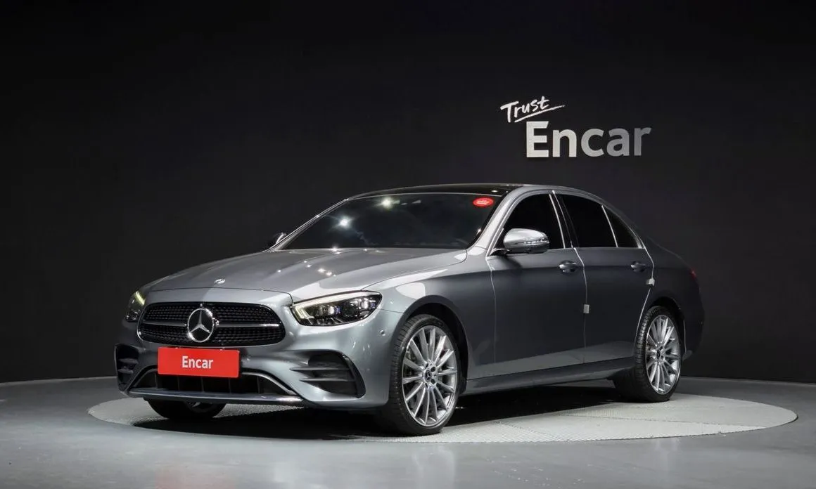 Mercedes-Benz E-Class — фото 1
