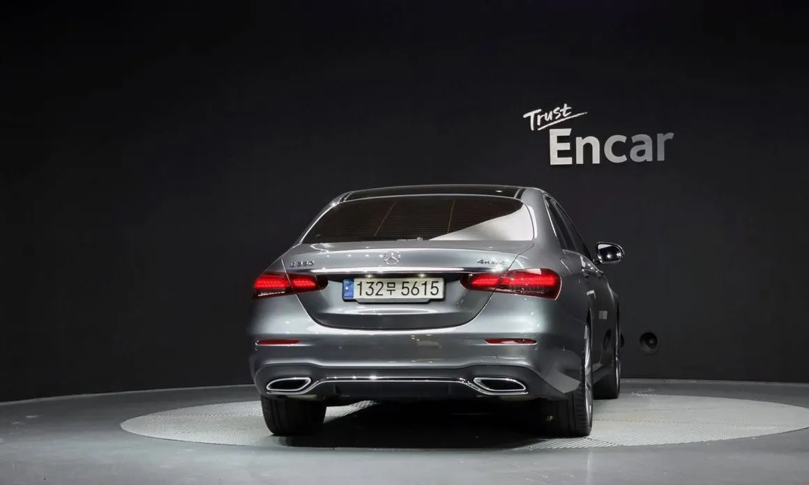 Mercedes-Benz E-Class — фото 5