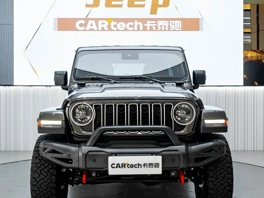 Jeep Wrangler — фото 1
