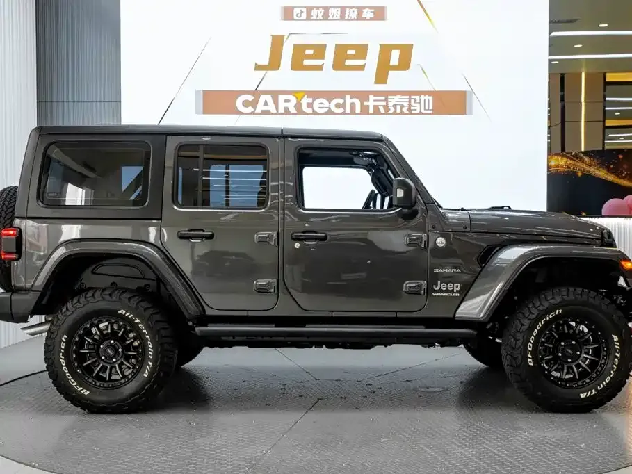 Jeep Wrangler — фото 8