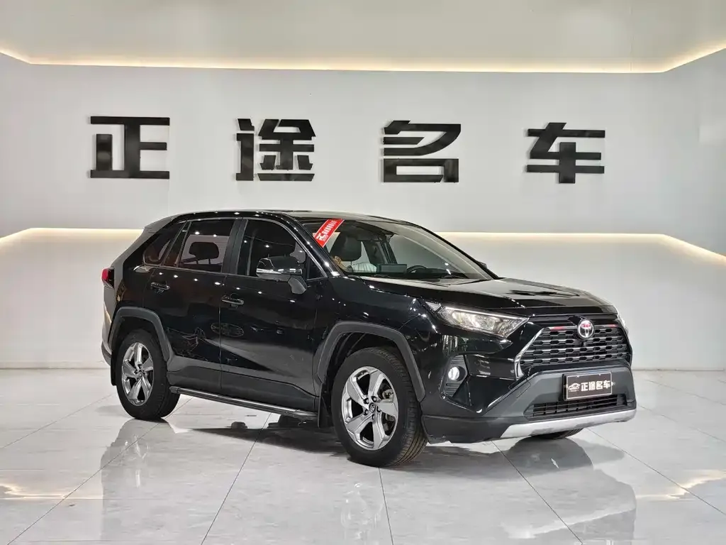 Toyota RAV4 — фото 9