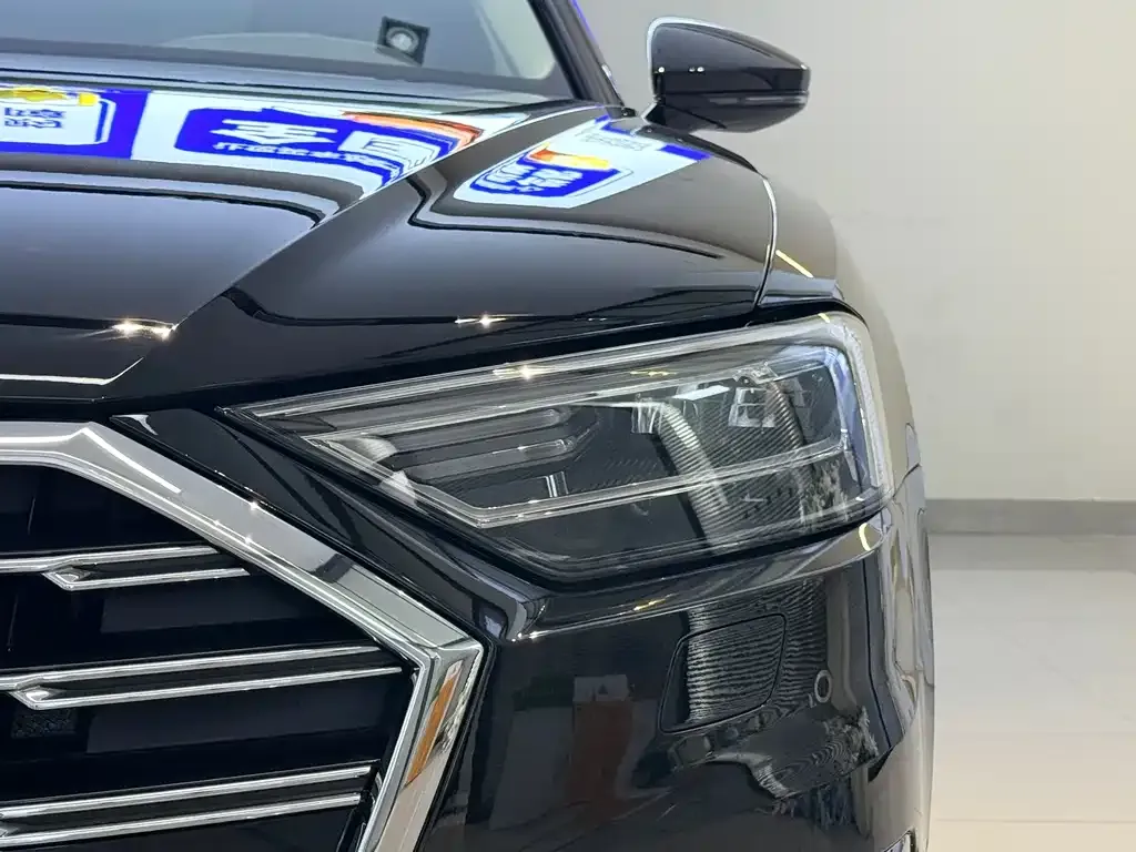 Audi A8 — фото 10