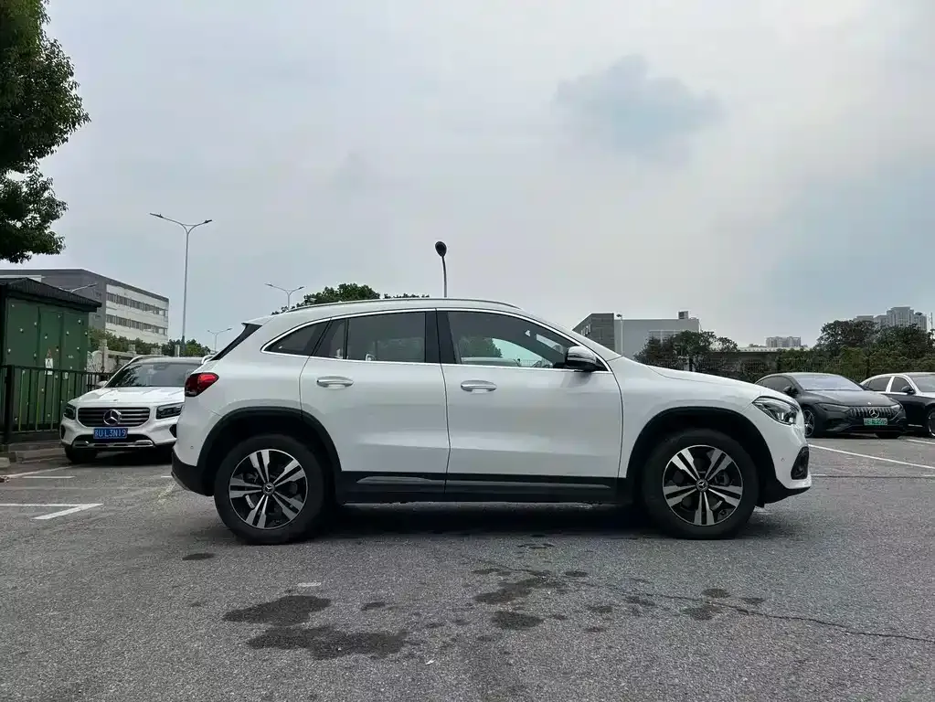 Mercedes-Benz GLA — фото 7