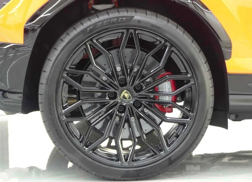 Lamborghini Urus — фото 3