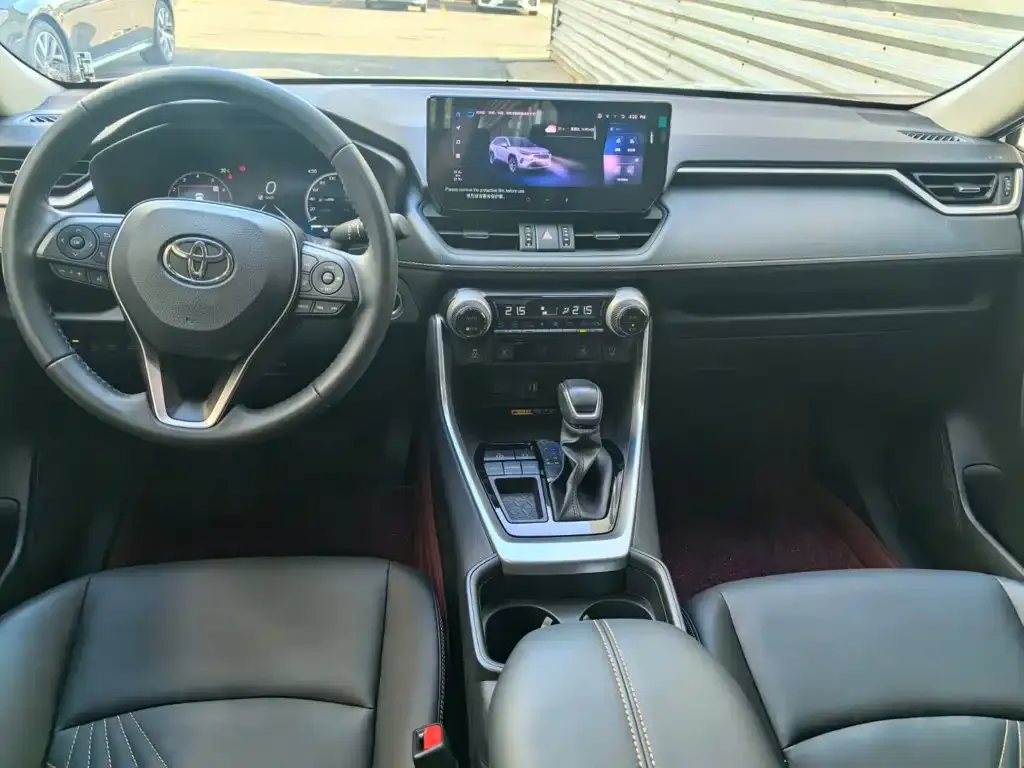 Toyota RAV4 — фото 6