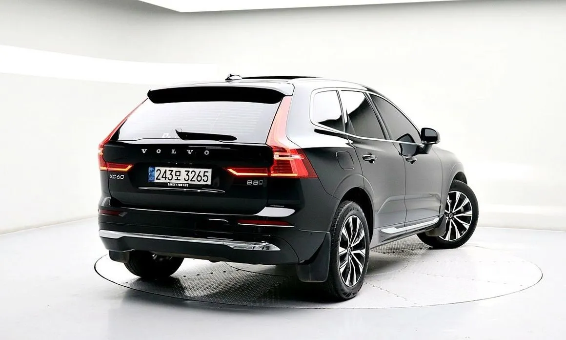 Volvo XC60 — фото 7