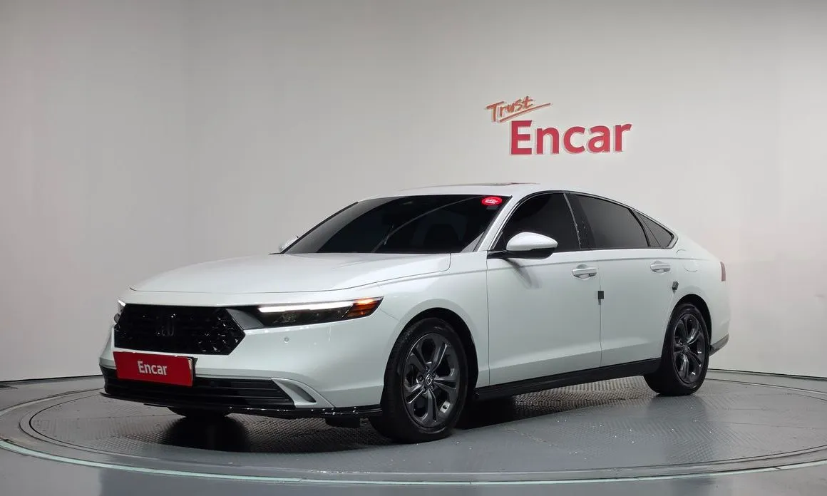 Honda Accord — фото 1