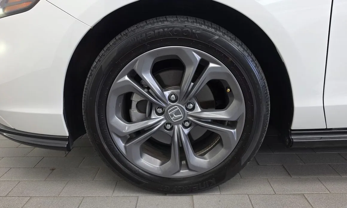 Honda Accord — фото 10