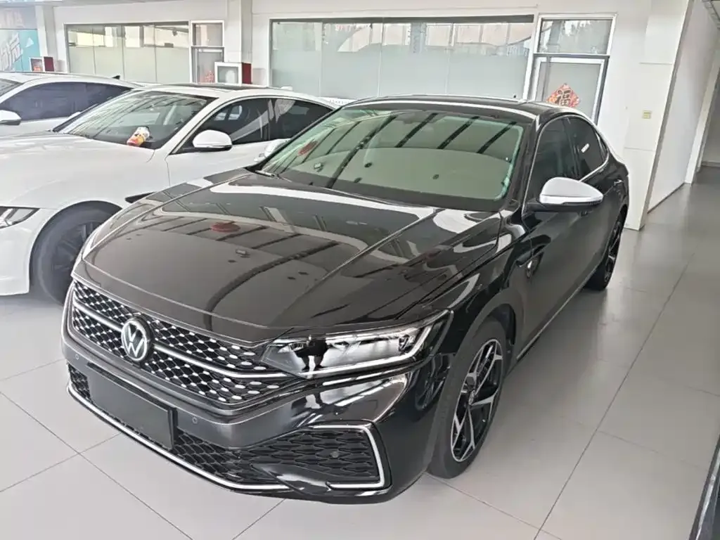 Volkswagen Passat — фото 1