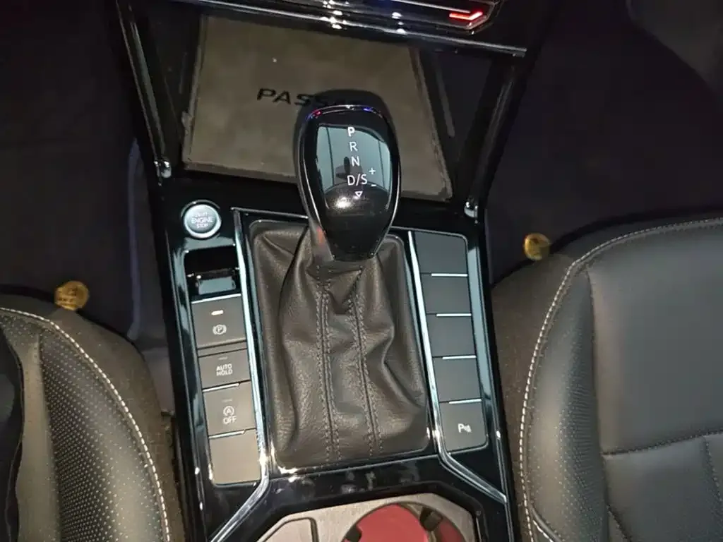 Volkswagen Passat — фото 10