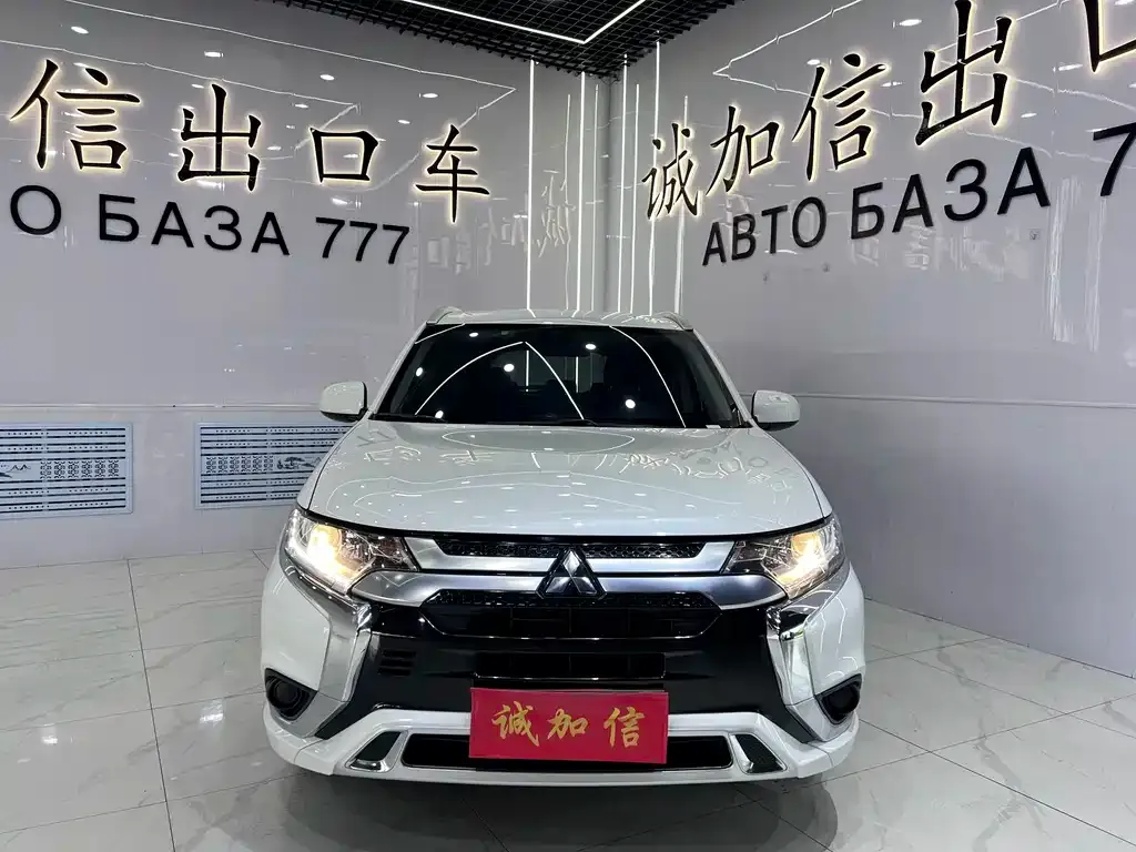 Mitsubishi Outlander — фото 5