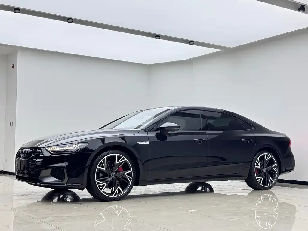 Audi A7L — фото 1