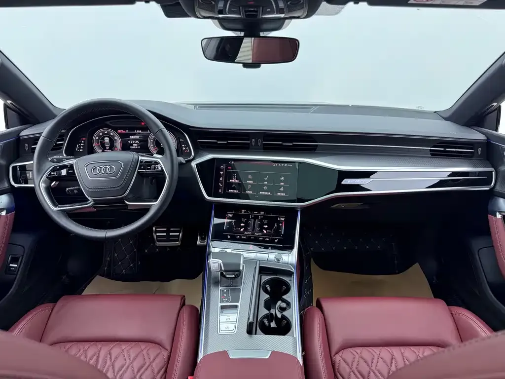 Audi A7L — фото 10