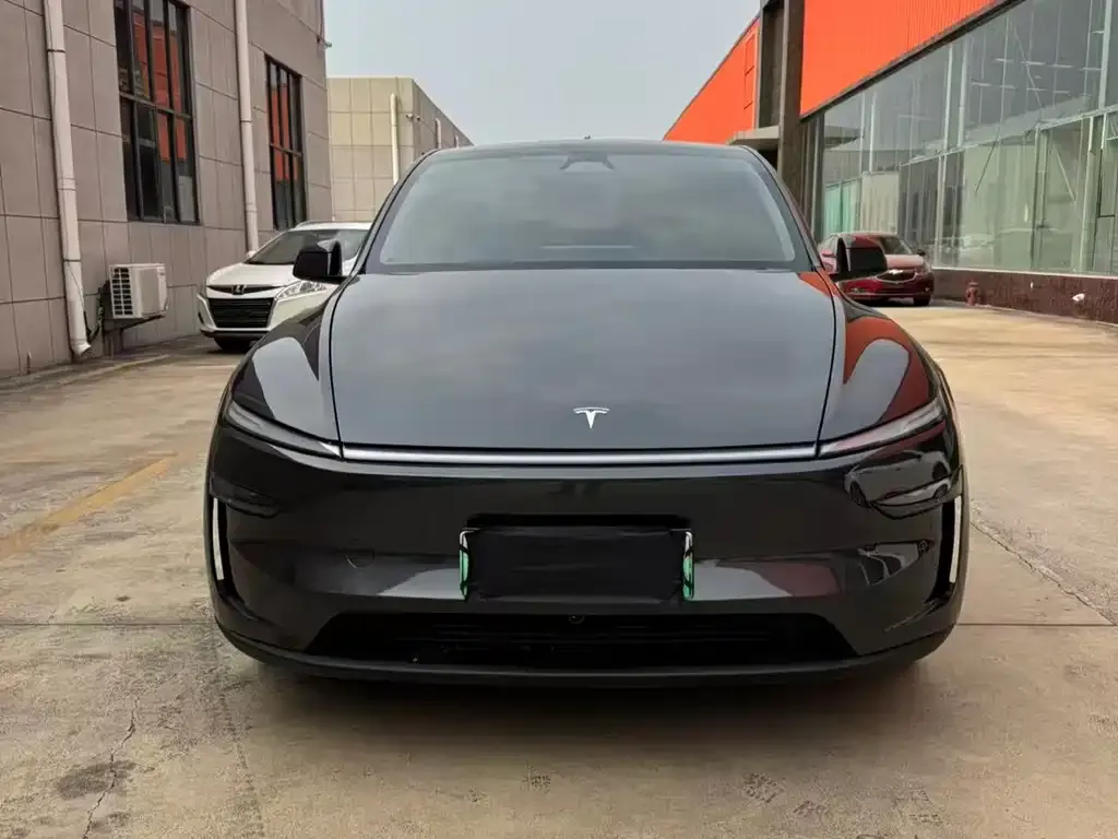 Tesla Model Y — фото 5