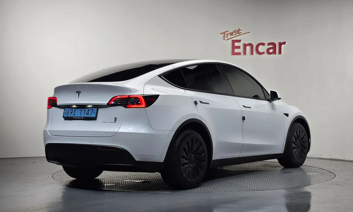 Tesla Model Y — фото 2