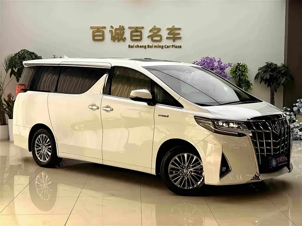 Toyota Alphard — фото 5