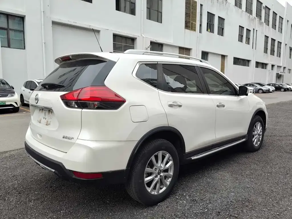 Nissan X-Trail — фото 4