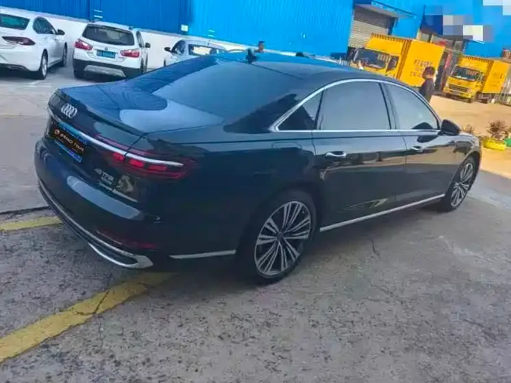 Audi A8 — фото 5