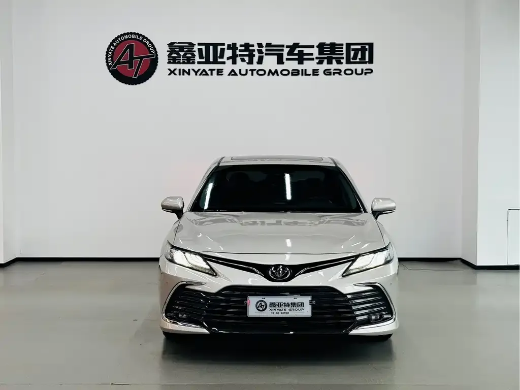 Toyota Camry — фото 8